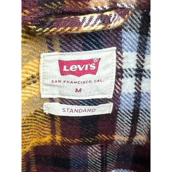 Levi’s standard long sleeve plaid button up medium - Picture 7 of 8